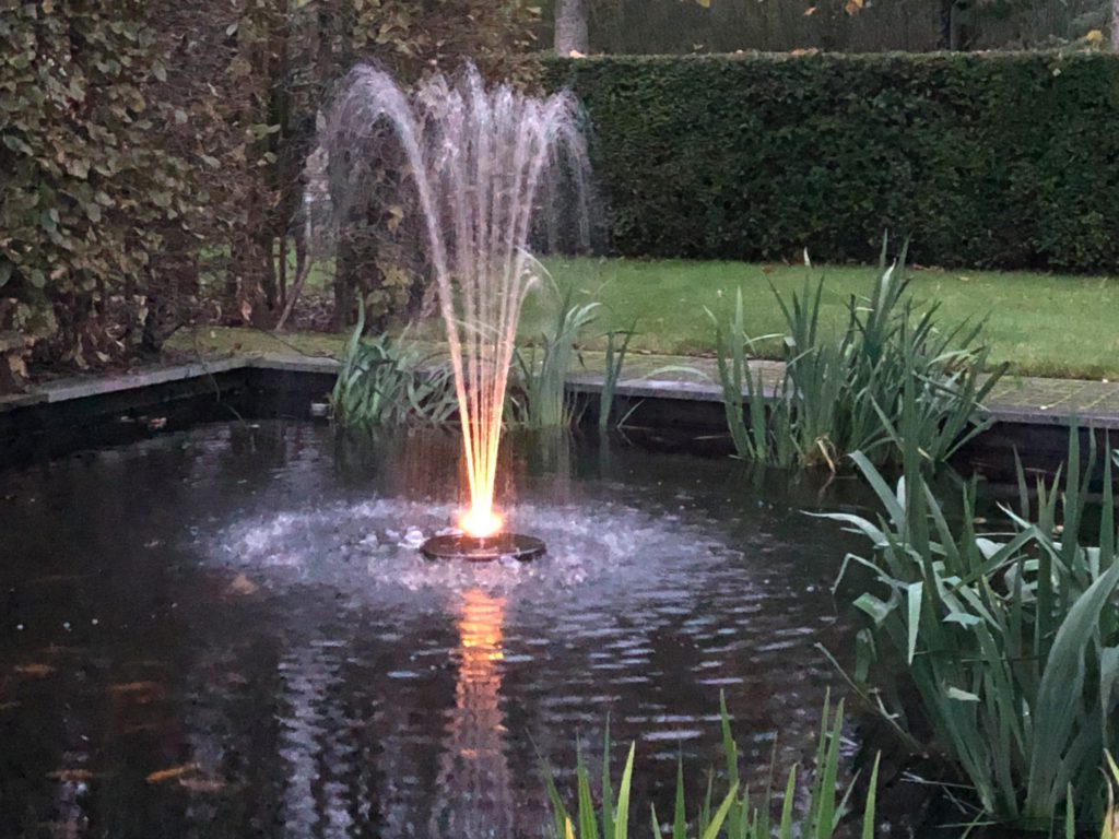 vijver met ledfontein